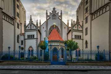 Španělská synagoga q Vězeňská 1, Praha 1 Staré Město w www.jewishmuseum.cz e s spravuje: Židovské muzeum v Praze r denně mimo so a další židovské svátky 9.00 16.30 (listopad březen) a 9.00 18.