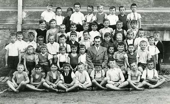 Mezi námi Válka a revoluce v Říčanech / 2 Vzpomínky Oldřicha Schreibera Data a události: V létě 1940 ovládl Adolf Hitler téměř celou Evropu.