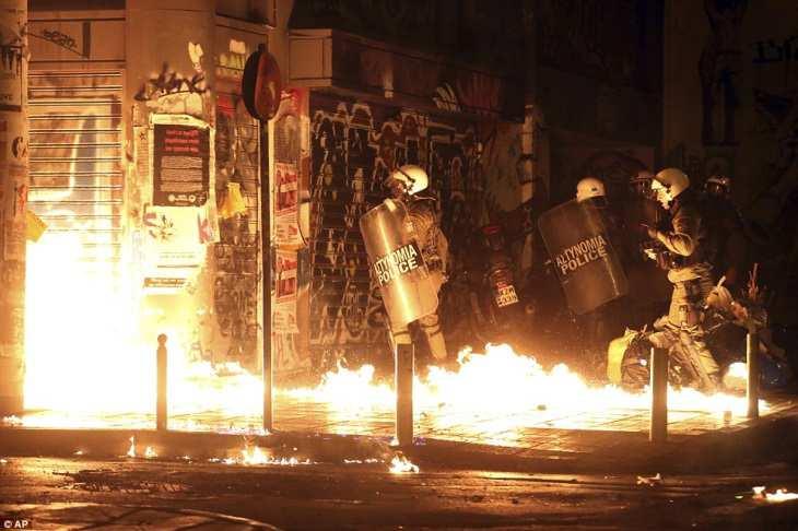 Zdaleka nejvážnější byla v roce 2016 situace v Řecku, kde tamní anarchisté spáchali několik desítek násilných činů.