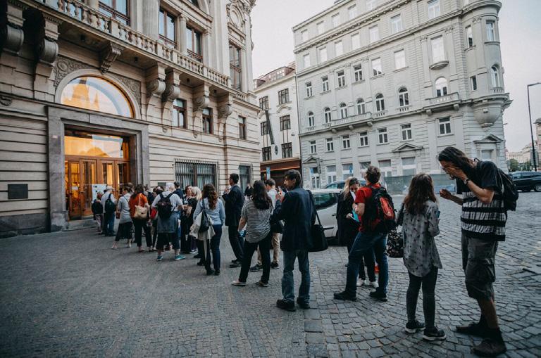 Unikátní propojení neobvyklého místa, osobité interpretace a literárního textu nabízí nevšední kulturní zážitek a příležitost seznámit se s myšlením