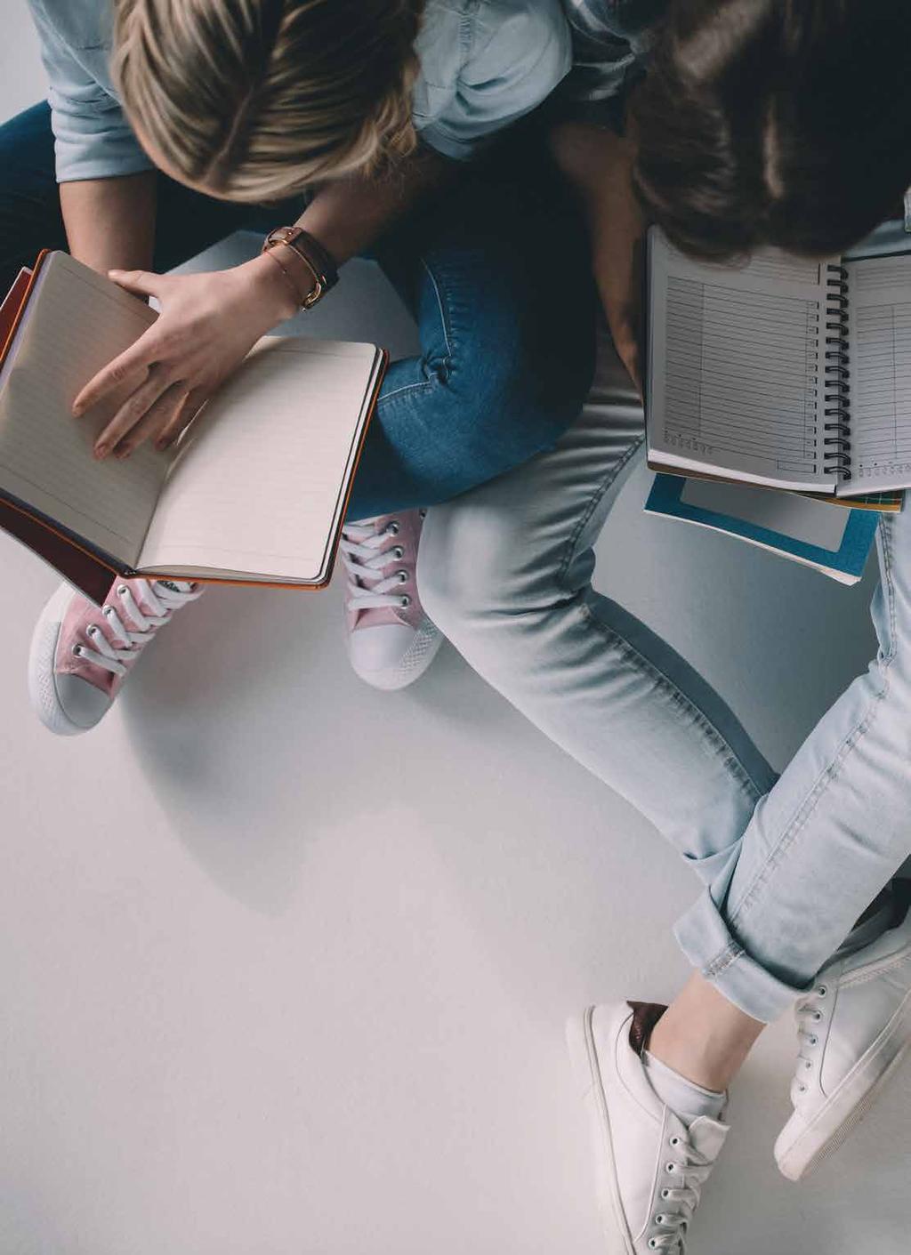 19 Erasmus+ školní vzdělávání V rámci programu Erasmus+ školní vzdělávání se školy a další instituce mohou zapojit do mezinárodních projektů zaměřených na vzdělávání pedagogických pracovníků a na