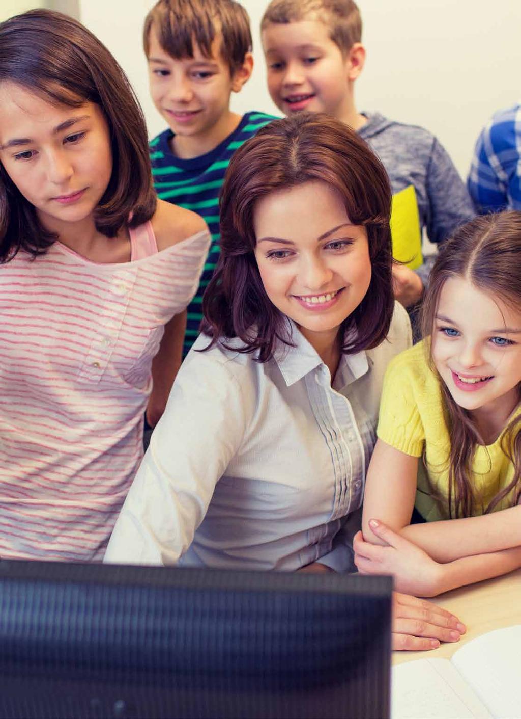 29 etwinning Evropská online platforma učitelů Aktivita etwinning je zaměřena na podporu spolupráce žáků i učitelů mateřských, základních a středních škol v rámci EU.