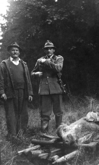 Safíra s prosbou, zda by nedokázal zajistit odbyt 1 2 tisíc plm rovnaného užitkového dříví. Navštívil jsem též hlavního inženýra podniku V.