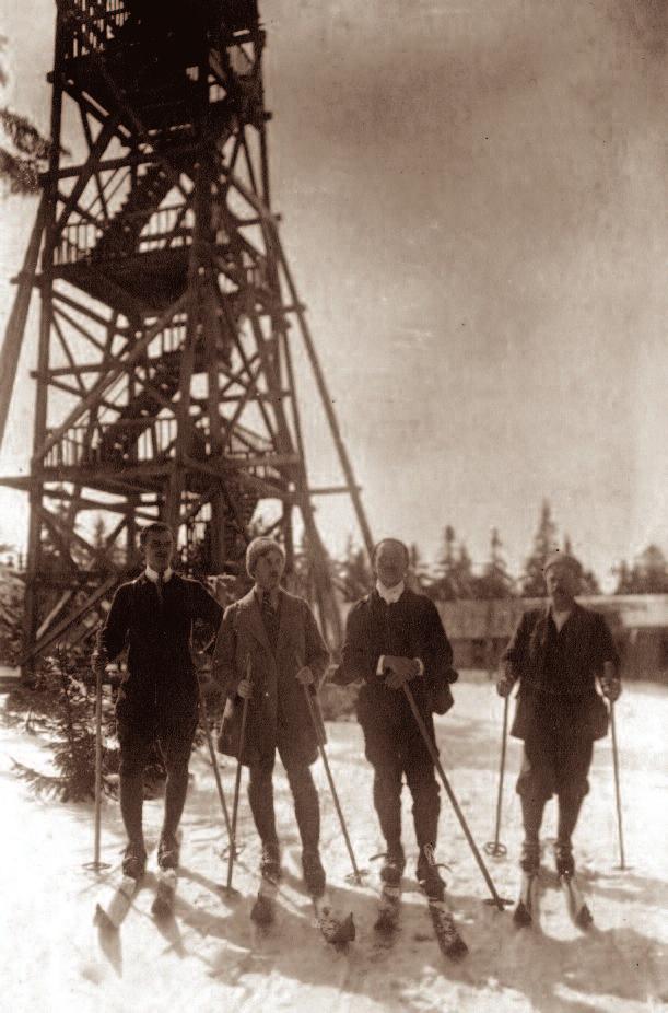 V době, kdy na Heufuderu (Jizerském Stohu) ještě nestála turistická chata (1922), býval Smrk častým cílem