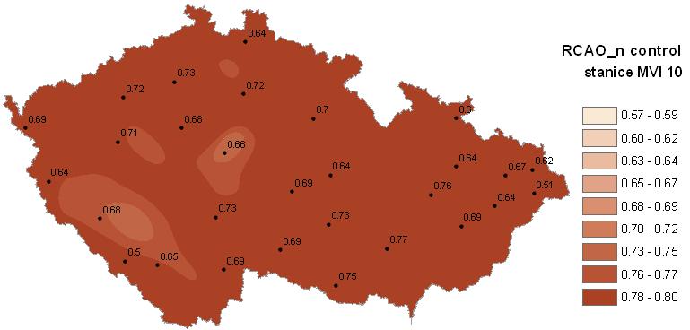 Obr. 7.12: Porovnání rozložení hodnot míry vzájemné informace [bit] pro posun 1 den získaných z modelu ALADIN a ze staničních dat za období 1961 1990. Obr. 7.13: Porovnání rozložení hodnot míry vzájemné informace [bit] pro posun 10 dní získaných z modelu HIRHAM_n a ze staničních dat za období 1961 1990.