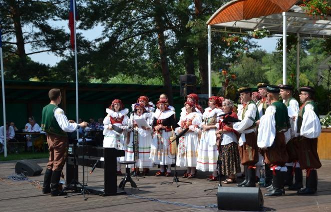 Žalkovice Žeranovice kříž socha sv. Josefa socha sv. Vendelína zámek 1 1.12.4. Kulturní akce Kulturním centrem MAS Partnerství Moštěnka je město Holešov.