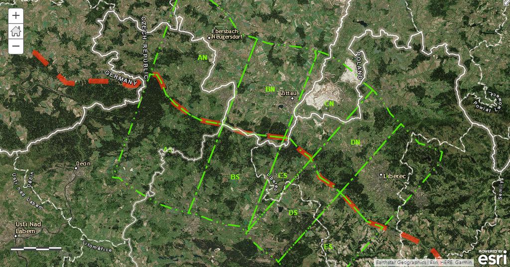Obr. 1. Přehledová mapa zpracovávaného území. Jeho osou je tektonická linie a sahá do vzdálenosti 18 km na každou stranu. Pro snazší zpracování byla rozdělena do deseti dílčích oblastí.