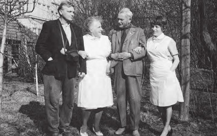 Kdo byl vlastně MUDr. Václav Lekeš? Narodil se 2. září 1927 jako prvorozený syn v rodině rožďalovického lékaře MUDr. Václava Lekeše st.