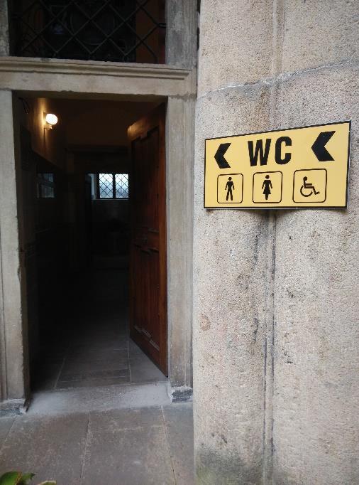 27 Vstup na toalety a