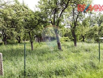 Srovnávané nemovitosti 1. Identifikace Záznam o prodeji srovnávané nemovitosti č. 1 Prodej, Pozemek, 1421 m 2, Pohraniční, Jiříkov Celková cena: 203.520 Kč Adresa: Pohraniční, Jiříkov, okres Děčín 2.