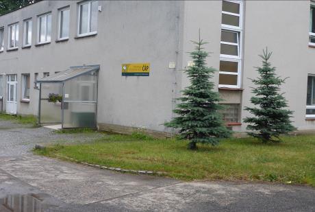 Základní charakteristika zařízení Středisko výchovné péče poskytuje ambulantní a internátní všestranně preventivní výchovnou péči a psychologickou pomoc dětem a mládeži s rizikem či projevy poruch
