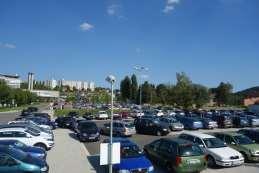 Parkování Kapacita parkování byla nedostatečná a parkoviště o 132 místech bylo zaplněno již při 600 návštěvnících!