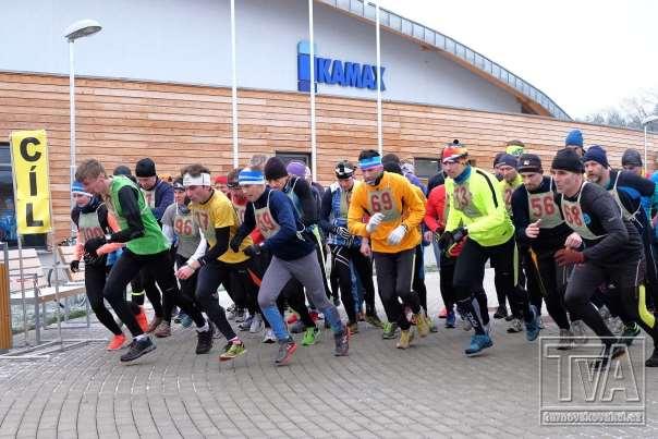 bruslích, ve skateparku místní závody, do areálu se