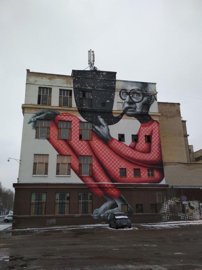 který patří mj. mezi nejstarší jazyky na světě, protože dokázal odolat vlivům mísení a zachoval si velmi podobnou strukturu svého zdroje praindoevropštiny stejně jako sanskrt nebo latina.