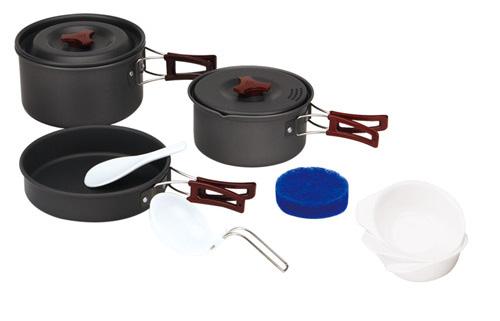 Sada obsahuje 1 pánev, 2 hrnce, 3 misky, 2 lžíce a 1 houbičku. Made of Aluminium and the surface treatment is hard anodized finishing, which is fire resistant and wear-resisting.