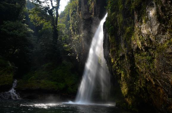 památky a indiánské vesničky v pralesích Chiapasu, jedno z největších měst světa