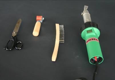 5. Vybavení / nářadí Pro bezpečnou aplikaci a vytvoření vodotěsného spoje nebo instalaci detailu je vyžadováno použít profesionální vybavení a nástroje.