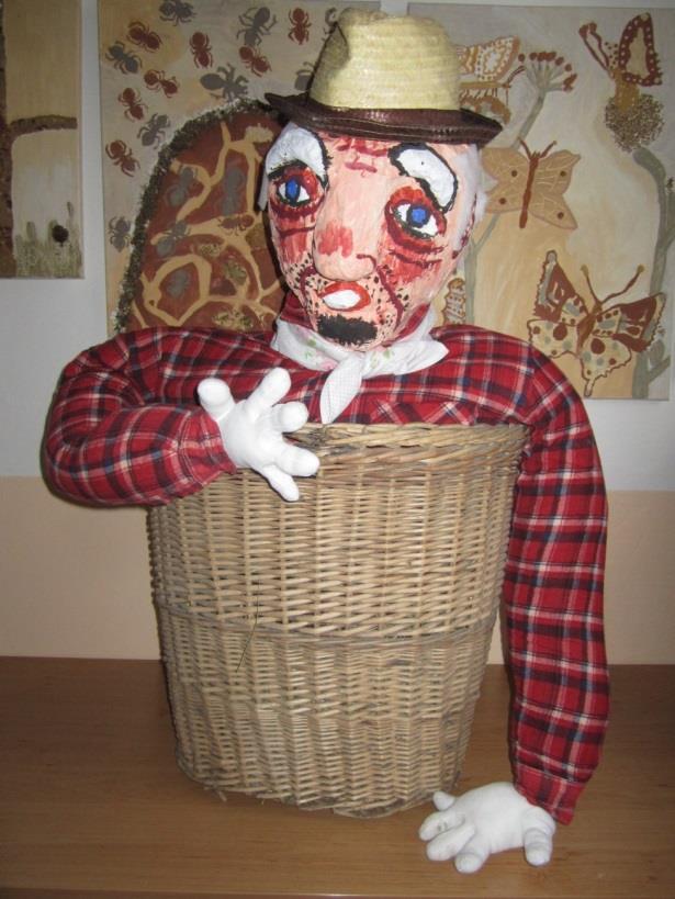 Žáky podporujeme v nápadech, nebráníme jejich fantazii, pouze zdůrazňujeme typické znaky masky.