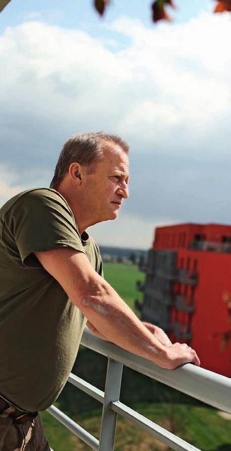 www.euro.cz 43 rozhovor report ONDŘEJ CHLÁDEK (60) V letech 1973 až 1976 absolvoval železniční stavební průmyslovku v Letohradu. V letech 1976 až 1982 dálkově vystudoval Stavební fakultu ČVUT Praha.