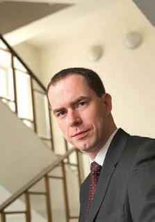 zkušeností jako advokát a pedagog Jakub Kříž. Uplynulá léta spojil s přípravou a posléze i aplikováním zákona o majetkovém vyrovnání s církvemi.