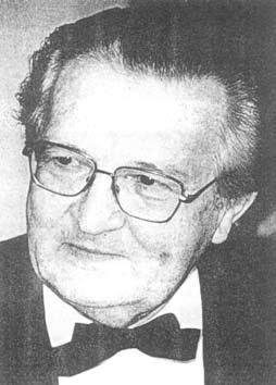 presário Rudolf Bing mu přátelsky poradil, z pochopitelných důvodů, změnit jméno. Jeho sicilský dědeček mu to dlouho nemohl odpustit.