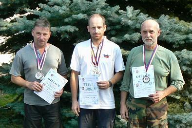 V soutěži družstev, v těchto disciplínách tvořených jen dvěma střelci, si mistrovský titul vystřílela dvojice SSK Loyd Jablonec Karolína Hrbková a Radek Matviak výkonem 928 bodů,