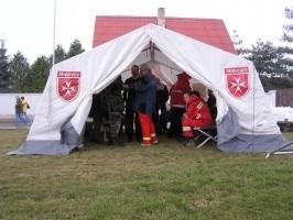 Maltézská pomoc, o.p.s. Řád maltézských rytířů vznikl jako mnišská komunita po vzoru Sv. Jana Křtitele vytvořená kolem roku 1050 amalfitánskými kupci.