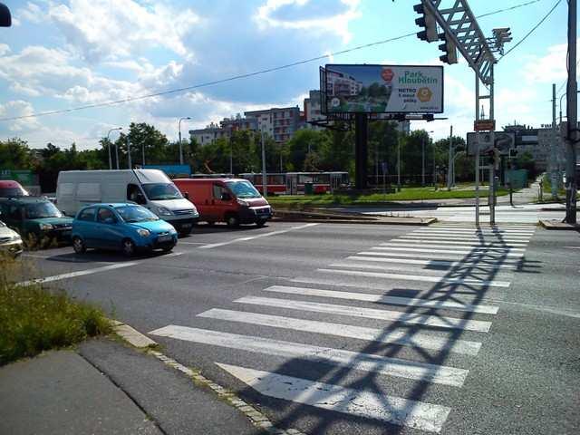 dopravní stavbou zprovozněnou v posledních letech a ovlivňující území městské části byla Vysočanská radiála s ukončením na Kbelské. Zbývající stavby Městského okruhu bude hl. m. Praha (po otevření tunelového komplexu Blanka) po jistou dobu sanovat přes Průmyslový polookruh.