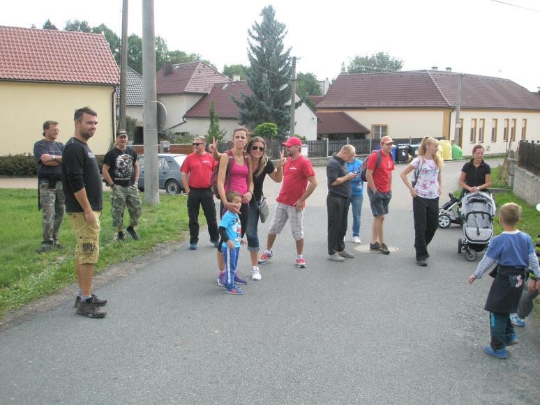 Po téměř čtyřhodinové vycházce zakončené občerstvením jsme se rozešli domů s novými zážitky, dovednostmi