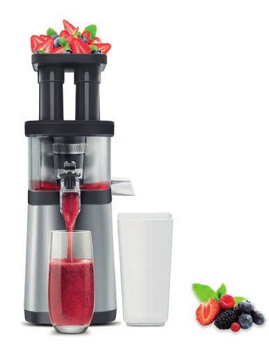 Kromě zmíněných filtrů naleznete v příslušenství také čisticí kartáček, nádobu na šťávu (1 l), nádobu na dužinu (1,3 l) a knihu s recepty pro inspiraci. Odnímatelné části lze mýt v myčce.