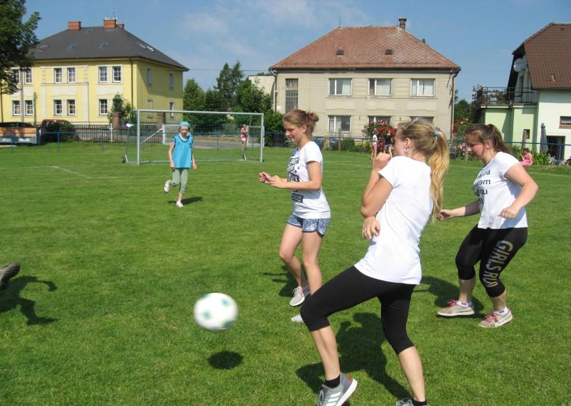 Ve skupině dívčích skupině bylo nejlepším družstvo ve složení Veronika Lettlová ( nejužitečnější hráčka ), Karolína