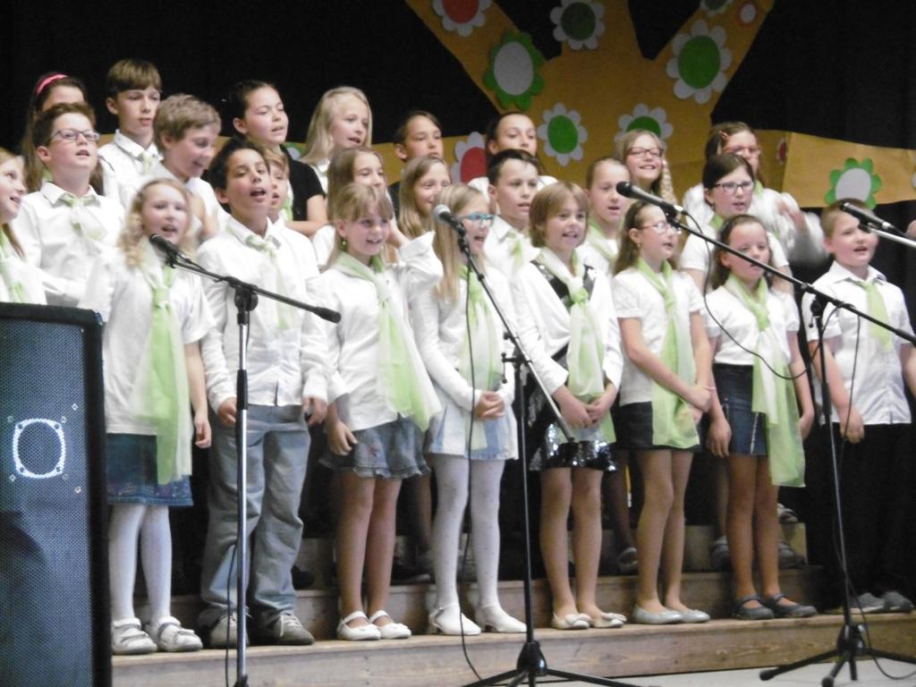 a páni učitelé. p.uč. Dagmar Smělé a Červánku pod vedením p.uč. Jany Pavlovičové.