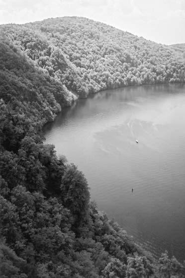 Pohled z vyhlídky Albertovy skály na údolí Vltavy. Albertova skála.