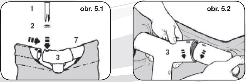 Vodorovné nosníky začnite zasúvať do otvorov v plášti z akéhokoľvek miesta, ale vždy jedným smerom.