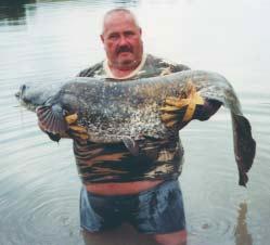 ÚLOVKY DO SÚŤAŽE JOZEF BELKO: MO SRZ Rimavská Sobota. Sumec veľký: 40 400 g, 1 700 mm. VN Petrovce, 15. 7. 2004, na ťažko. Svedok: Š. Kostra. Posielame zlatý odznak. RÓBERT GAJDOŠ: MsO SRZ Bratislava.