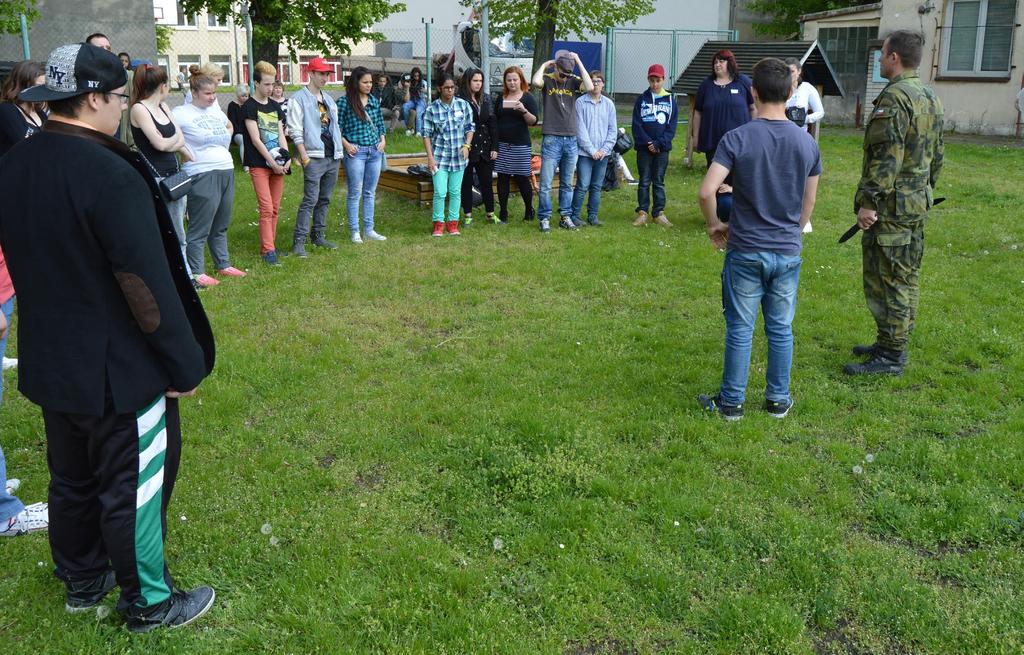 DNY PRO DĚTSKÉ DOMOVY Já měl na dédéčkách vzor v Karlovi, který na nich dobrovolničil. Byl to prostě můj vzor! Věděl jsem, že byl v děcáku jako já. Přesto vám pomáhal! To mě nadchlo!