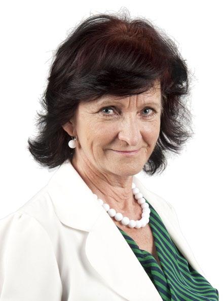 ÚVODNÍ SLOVO Vážení čtenáři, dostává se Vám do rukou výroční zpráva za rok 2017. Budu ráda, když se za uplynulým rokem ohlédnete s námi. Dlouhodobě se snažíme co nejlépe naplňovat naše poslání.