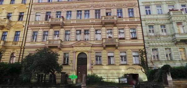Šín pečuje o manželku Rovněž ze zdravotních důvodů se omluvili oba pozvaní hosté: Dušan Janík ze Zlínské družiny SO a Broněk Hlůza. 1. Schůzku jsme zahájili první slokou skautské hymny. 2.
