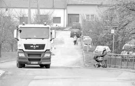 Pokud by udeřily mrazy, dokončení by se muselo přesunout až na jaro nového roku. V případě odstavných pásů, obecních chodníků a veřejného osvětlení pravděpodobně dojde ke zdržení.