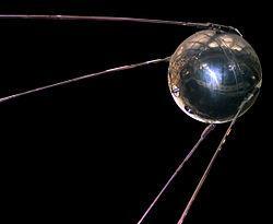 1 Sputnik Sputnik 1, byla první umělá vesmírná družice Země, která odstartovala v roce 1957 kosmickou éru lidstva. Na oběžnou dráhu ji vyslal SSSR.