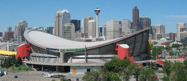 Obrázek 1.17 Olympijský stadion Saddledome, Calgary, Kanada Obrázek 1.18 Olympijský stadion Saddledome, Calgary, Kanada, Podélný a příčný řez [2] Obrázek 1.