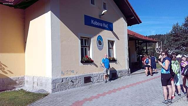 Tento balíček se dá i obnovovat, ale znamenalo by to dobít kartu každých 14 dní dvěma stovkami. To pro mne nemá význam a tak po vyčerpání dat kartu s čistým svědomím zahodím.
