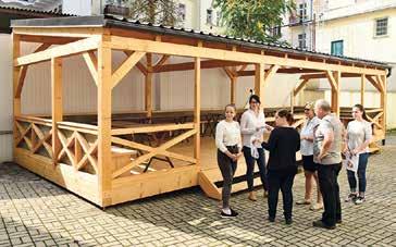 rekonstrukcemi. Modernizovány byly školní jídelny, tělocvičny i odborné učebny. V letních měsících prošly další vlnou rekonstrukcí a modernizací školy, které jsou zřizovány osmou městskou částí.