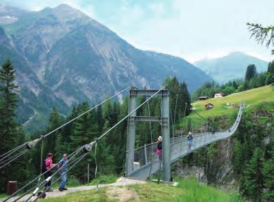 Přechod hřebene Lechtalu Heiterwand, zdatní přídavek na Falscher Kogel (2388) či Maldongrat (2544). Pauza na Anhalterhütte (2038), přechod do Namloser Talu, bus přijede 4.