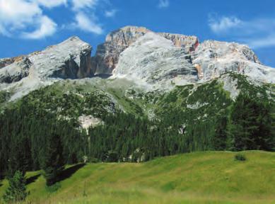 Krásný kruhový rozhled, tentokrát po nedolomitských úbočích a údolích. Přejezd do městečka Sterzing (Vipiteno), os. volno s prohlídkou městečka 4.