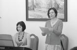 května 2010 Na snímku matrikářka Kamila Tomečková a starosta Josef Bazala. Foto: MK Do obřadní místnosti přišli jako svobodní mladí lidé, po 20 minutách odcházeli jako manželé Bohunovi.