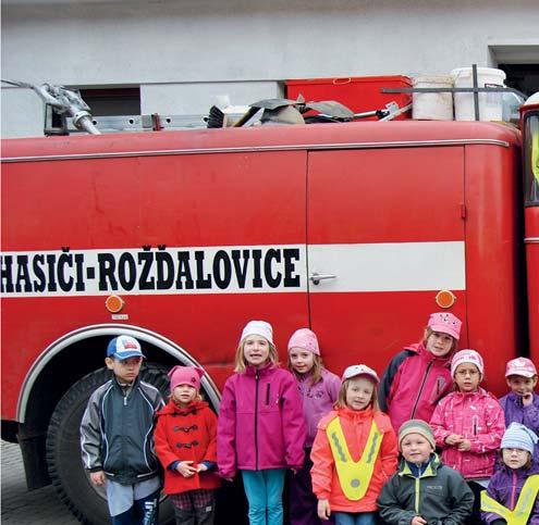 Sbor dobrovolných hasičů Činnost SDH Rožďalovice v roce 2016 Dne 24. ledna od 21:40 do 24:00 hasičský sbor odčerpal cca 60 m 3 vody v areálu pily v Zámostí z důvodu prasklé příruby na místní vodárně.