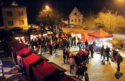 Rozsvícení vánočního stromu Výstava betlémů v Galerii Melantrich Slavnostní slovo jáhna Jaroslava Pekárka