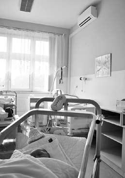 Patologie využívá tkáňový procesor nové generace Maminky oceňují klimatizaci na pokojích šestinedělí Počátkem července byly na stanici šestinedělí gynekologicko-porodnického oddělení Vsetínské