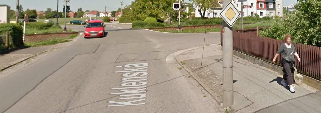 3324 v Pohřebačce V km 16,4 bude součástí stavby přeložka silniční komunikace v Pohřebačce. Přeložka je vedena mimo obytnou zástavbu, nejbližší obytný objekt stojí na parcele 126 v k.ú.